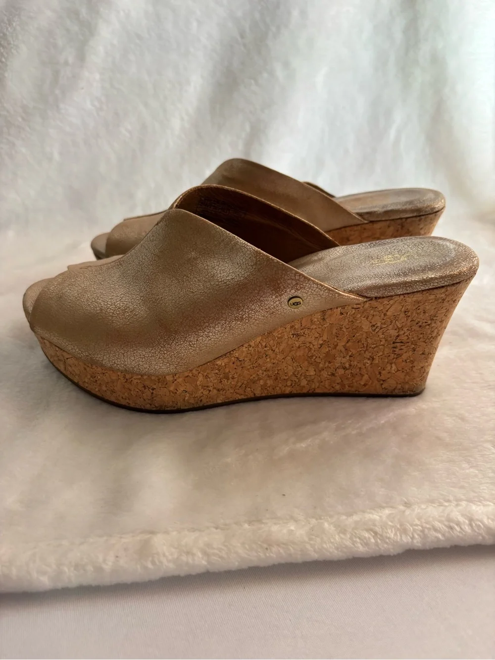 Ugg Australia Dominique Peep Toe Platform Cork Wedges Gold Size 9